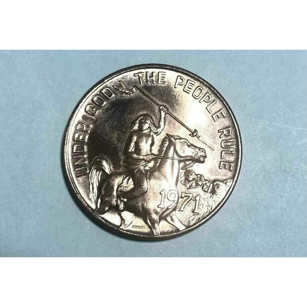 1971 SOUTH DAKOTA Souvenir Dollar 'UNDER GOD THE PEOPLE RULE' serial #002985